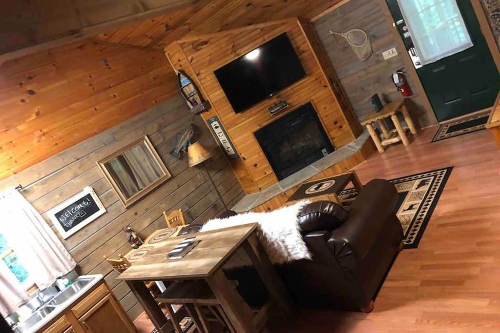 The Fishing Hole Cabin - Sage Vacations Gatlinburg Bagian luar foto